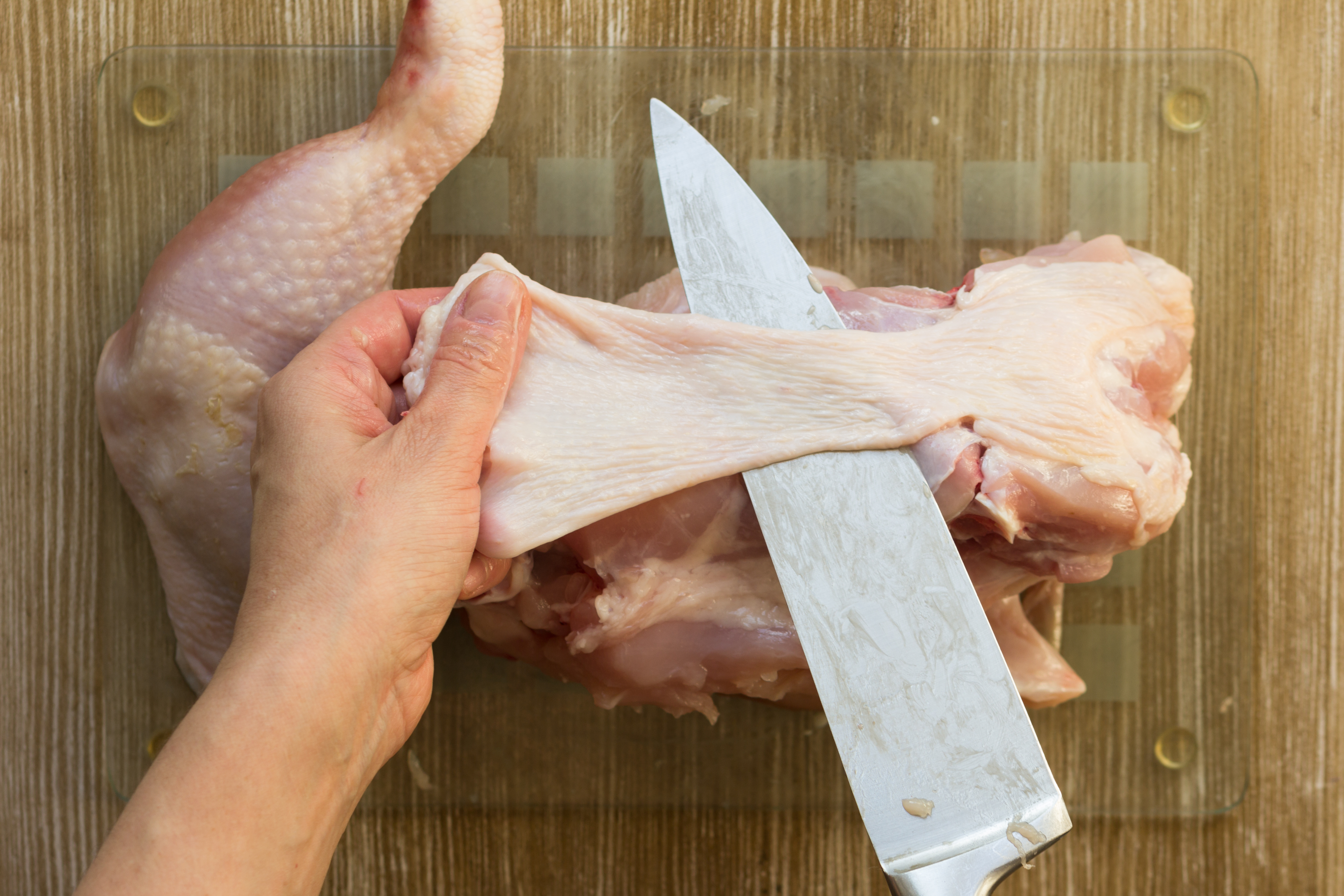 Comment tuer correctement une poule ? Comment tuer correctement une poule ?